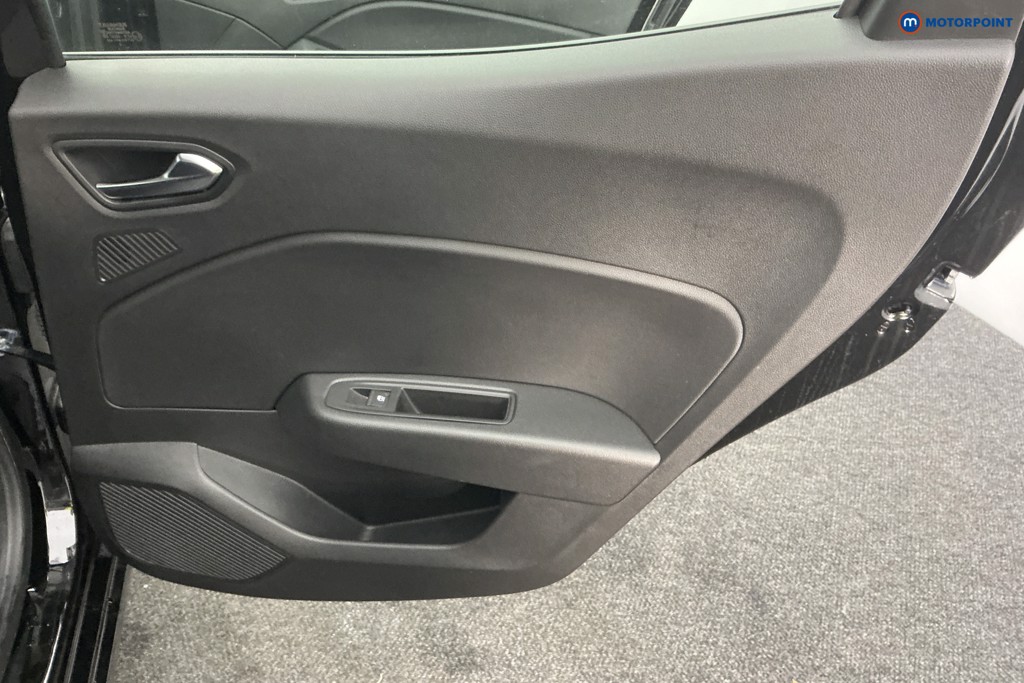 Renault Clio Iconic Edition Manual Petrol Hatchback - Stock Number (1590636) - 26th supplementary image