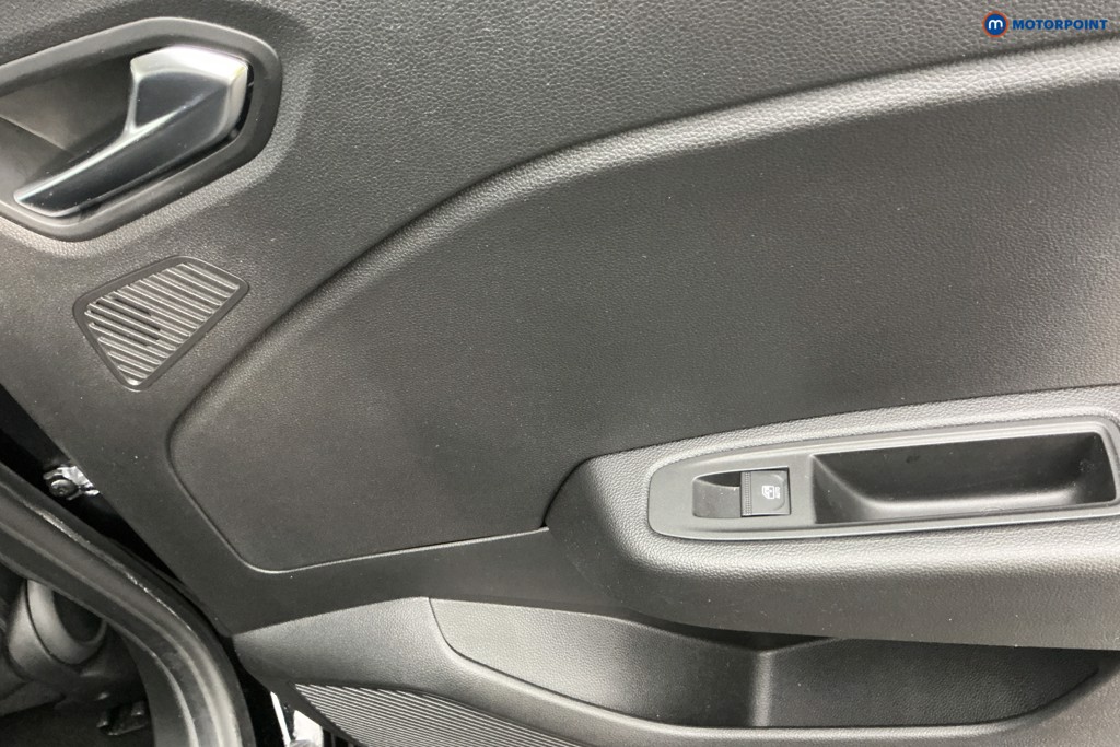 Renault Clio Iconic Edition Manual Petrol Hatchback - Stock Number (1590636) - 27th supplementary image