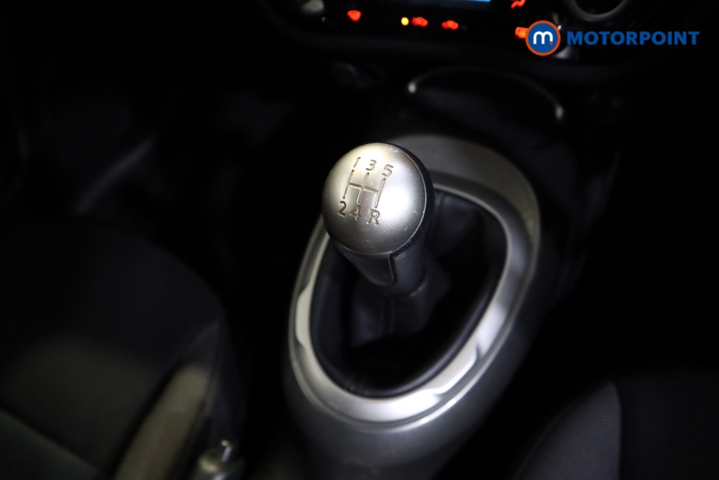 Nissan Juke Acenta Manual Petrol SUV - Stock Number (1590738) - 8th supplementary image