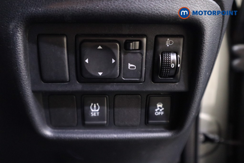 Nissan Juke Acenta Manual Petrol SUV - Stock Number (1590738) - 9th supplementary image