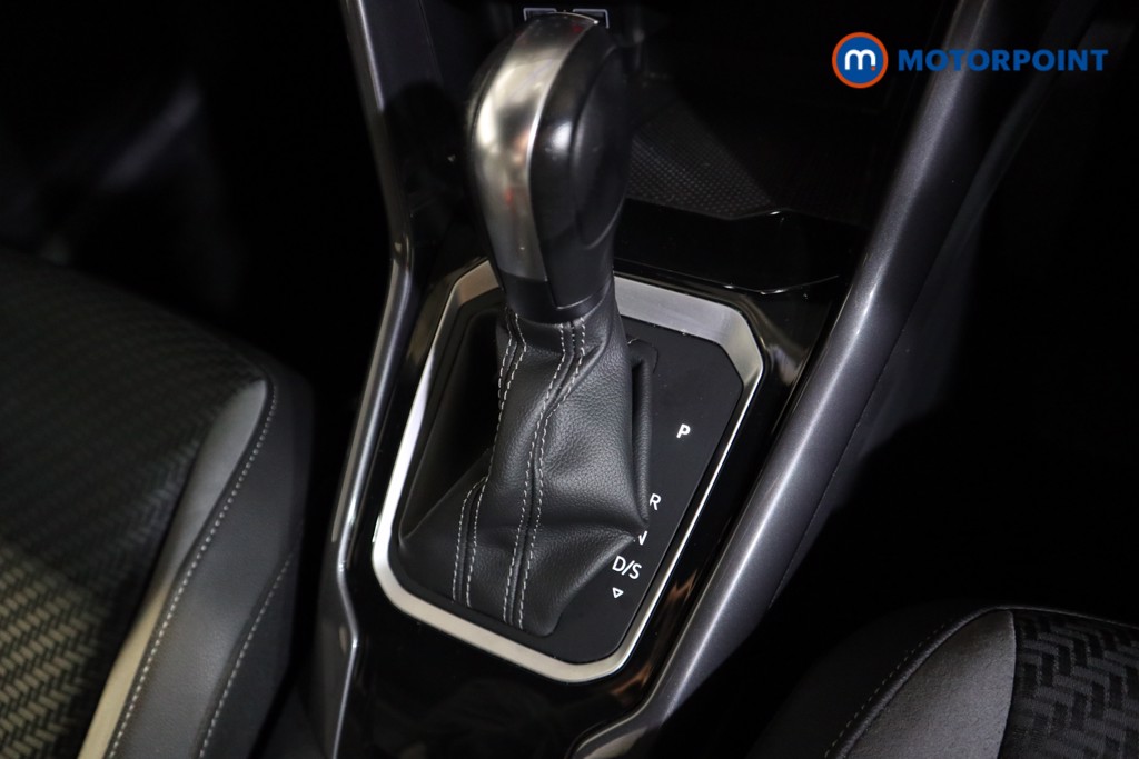 Volkswagen T-Roc R-Line Automatic Petrol SUV - Stock Number (1595437) - 10th supplementary image