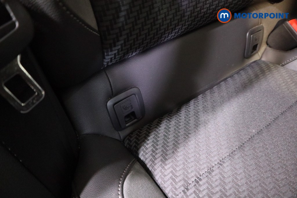 Volkswagen T-Roc R-Line Automatic Petrol SUV - Stock Number (1595437) - 18th supplementary image