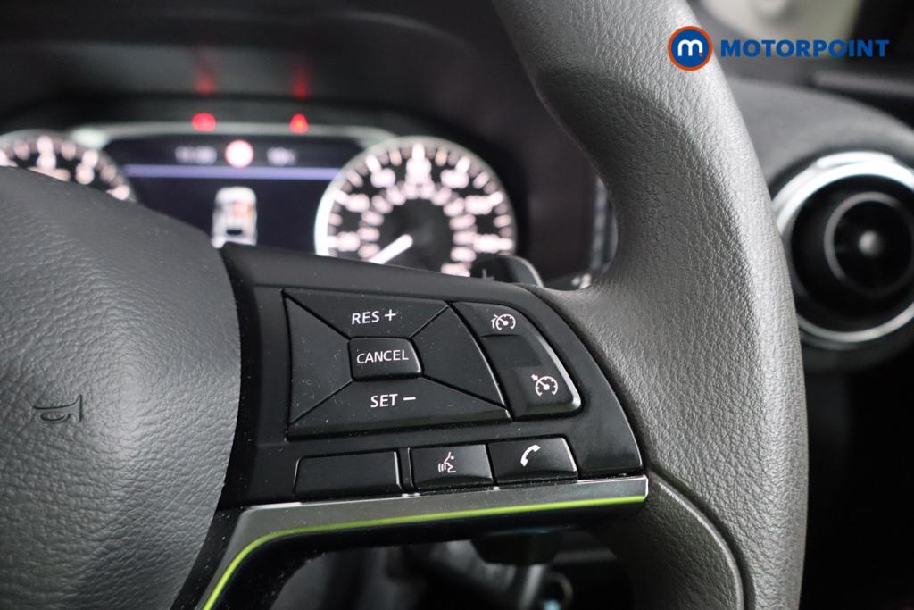 Nissan Juke Acenta Premium Automatic Petrol SUV - Stock Number (1598627) - 8th supplementary image