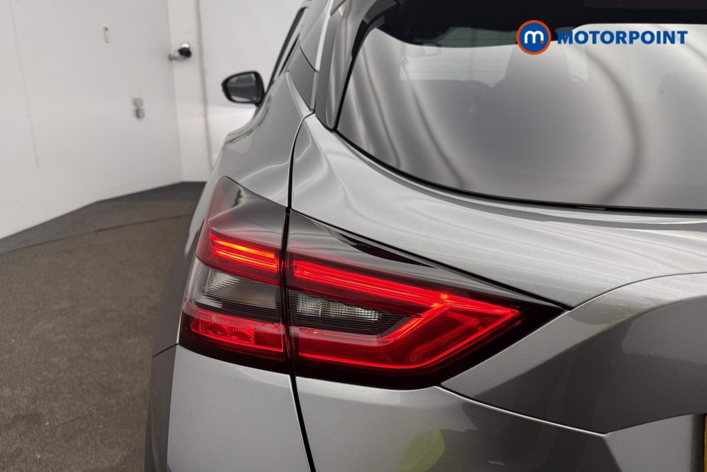 Nissan Juke N-Connecta Manual Petrol SUV - Stock Number (1598694) - 10th supplementary image