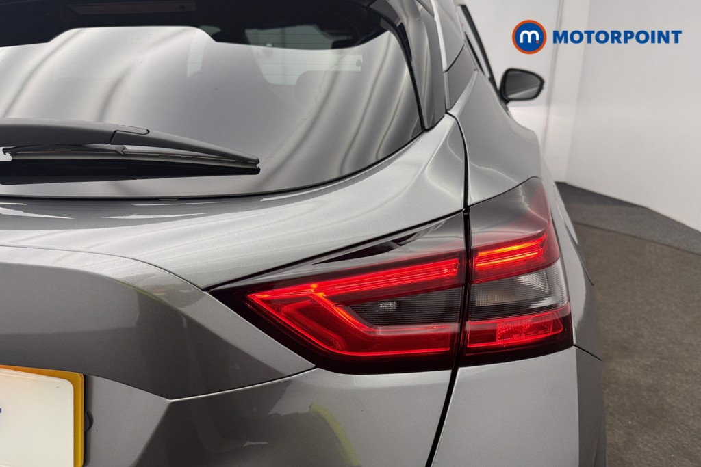 Nissan Juke N-Connecta Manual Petrol SUV - Stock Number (1598694) - 11th supplementary image