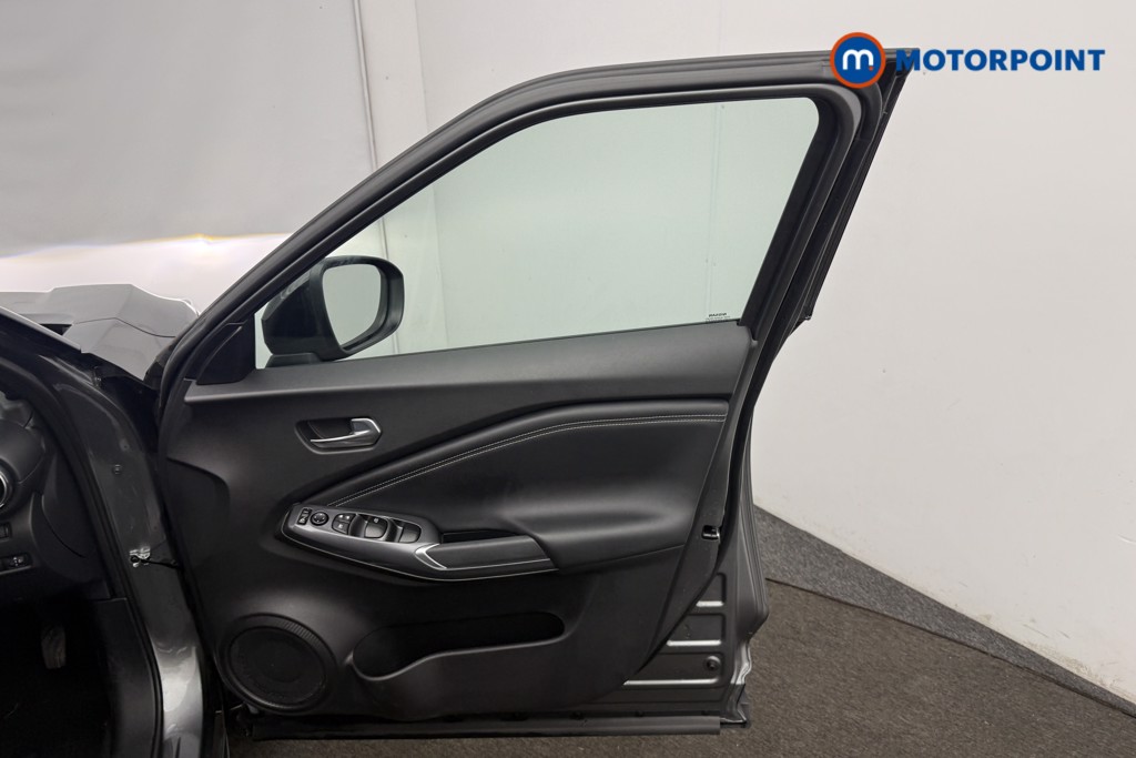 Nissan Juke N-Connecta Manual Petrol SUV - Stock Number (1598694) - 20th supplementary image