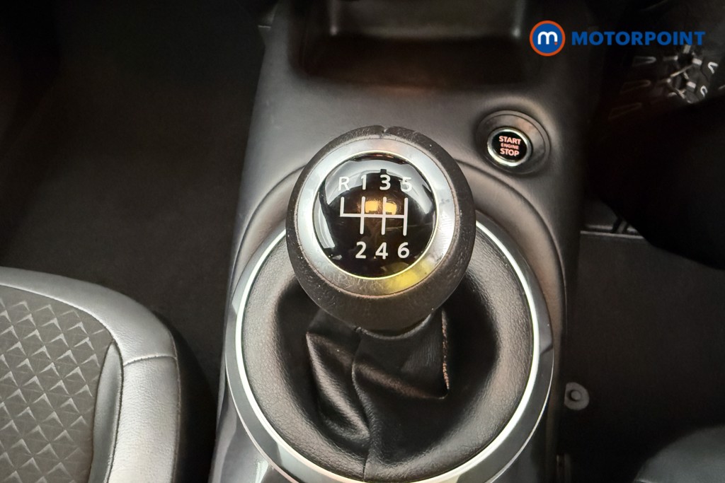 Nissan Juke N-Connecta Manual Petrol SUV - Stock Number (1598694) - 25th supplementary image