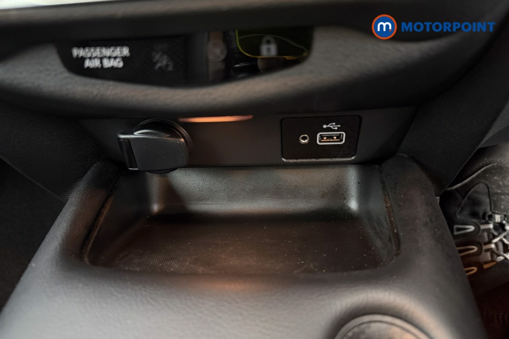 Nissan Juke N-Connecta Manual Petrol SUV - Stock Number (1598694) - 27th supplementary image