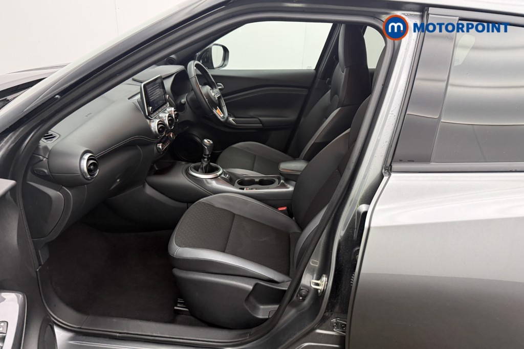 Nissan Juke N-Connecta Manual Petrol SUV - Stock Number (1598694) - 1st supplementary image