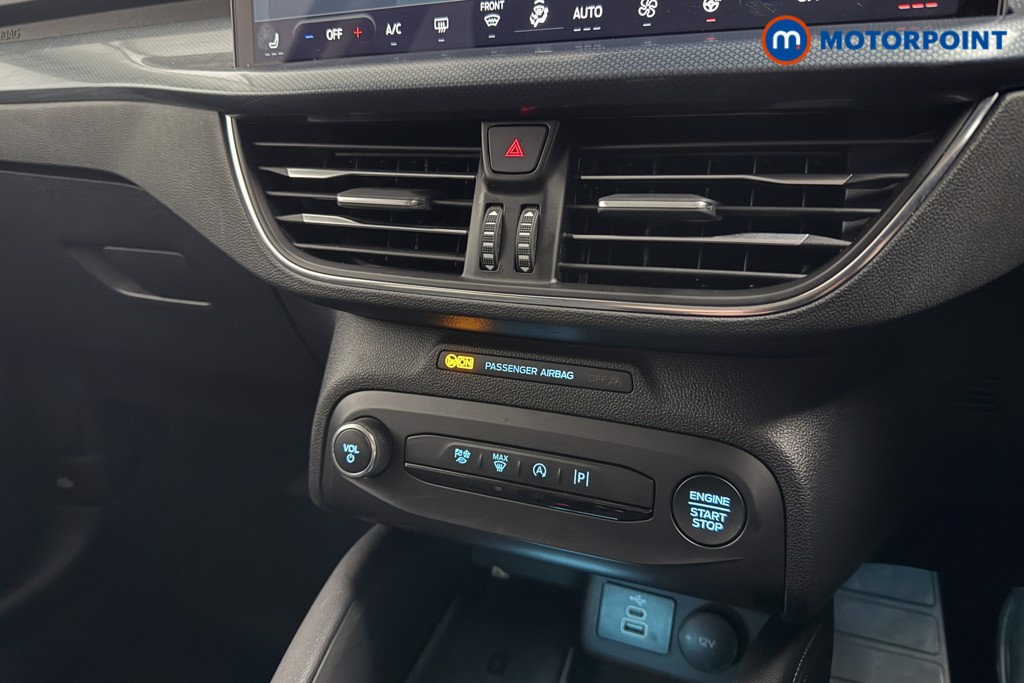 Ford Focus Active X Automatic Petrol Hatchback - Stock Number (1599372) - 12th supplementary image