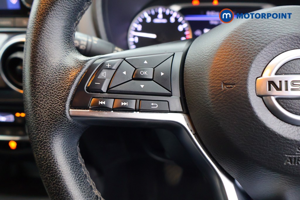 Nissan Juke N-Connecta Manual Petrol SUV - Stock Number (1599743) - 2nd supplementary image