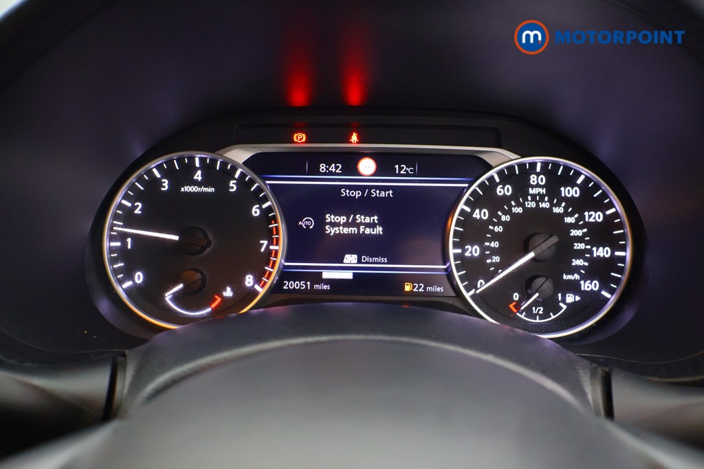 Nissan Juke N-Connecta Manual Petrol SUV - Stock Number (1599743) - 4th supplementary image