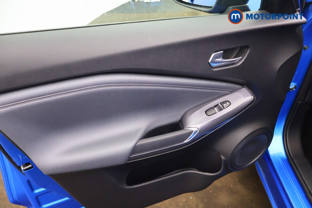 Nissan Juke N-Connecta Manual Petrol SUV - Stock Number (1599743) - 19th supplementary image