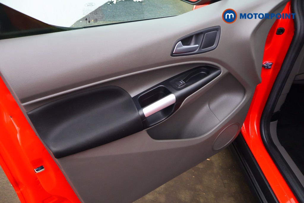 Ford Tourneo Connect Titanium Automatic Diesel People Carrier - Stock Number (1600356) - 17th supplementary image