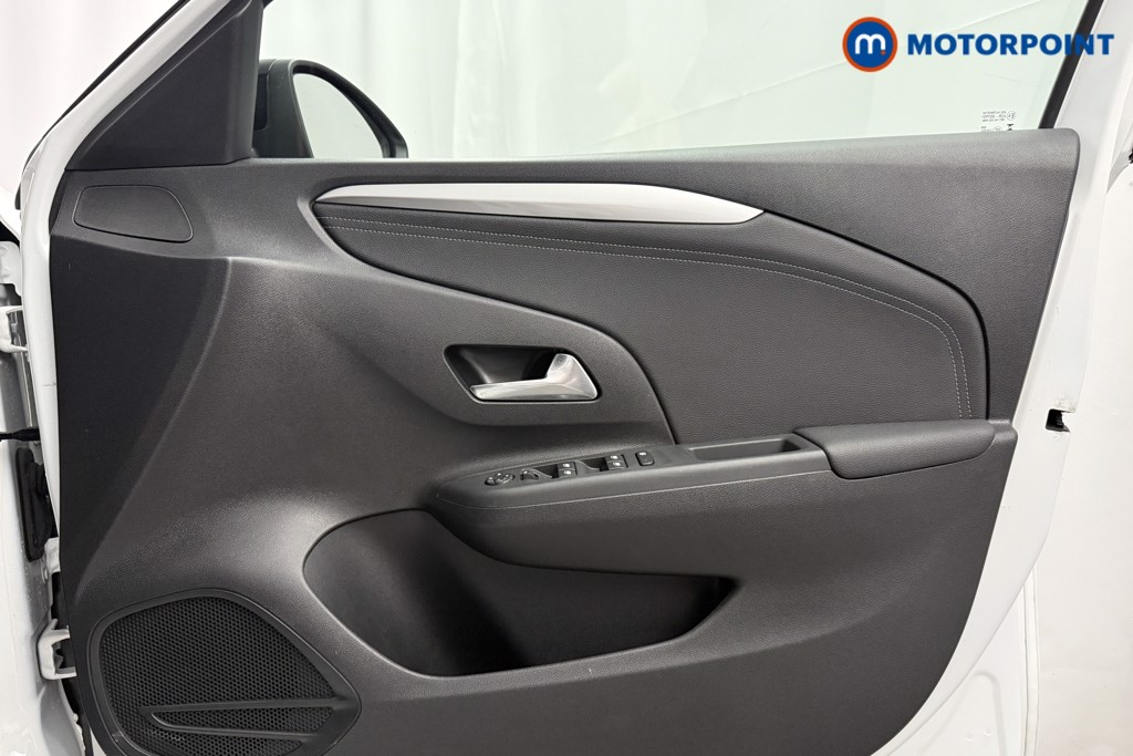 Vauxhall Corsa GS Manual Petrol Hatchback - Stock Number (1600867) - 17th supplementary image