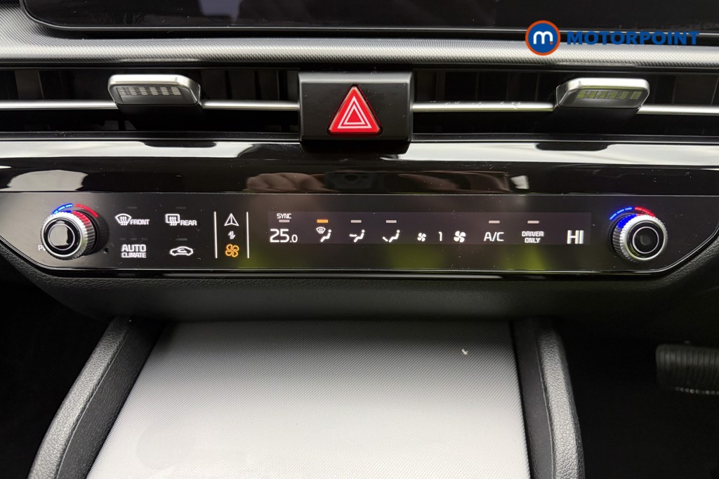 KIA Sportage Pure Automatic Petrol-Electric Hybrid SUV - Stock Number (1601535) - 32nd supplementary image