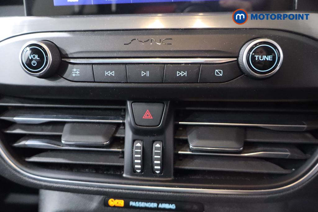 Ford Focus Titanium Manual Petrol Hatchback - Stock Number (1601641) - 3rd supplementary image