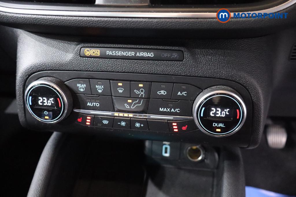 Ford Focus Titanium Manual Petrol Hatchback - Stock Number (1601641) - 4th supplementary image