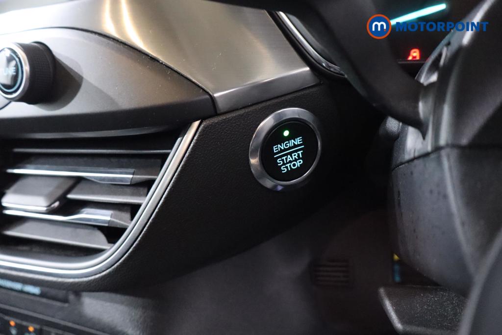 Ford Focus Titanium Manual Petrol Hatchback - Stock Number (1601641) - 11th supplementary image