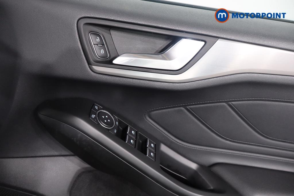 Ford Focus Titanium Manual Petrol Hatchback - Stock Number (1601641) - 15th supplementary image