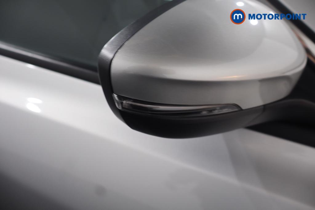 Ford Focus Titanium Manual Petrol Hatchback - Stock Number (1601641) - 20th supplementary image