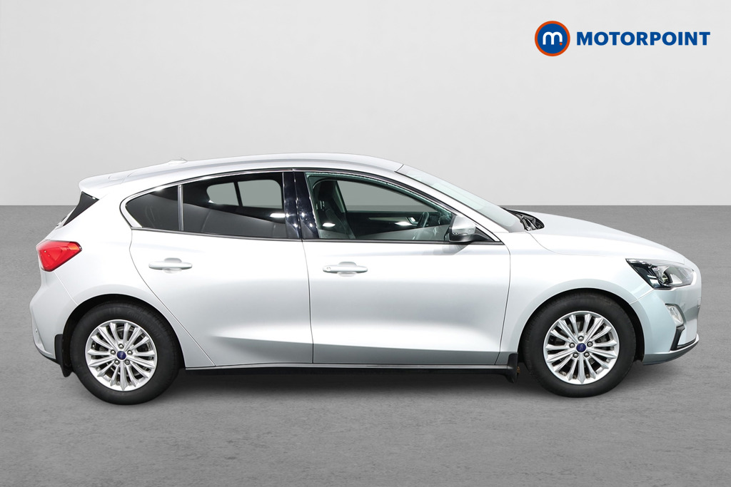 Ford Focus Titanium Manual Petrol Hatchback - Stock Number (1601641) - Drivers side