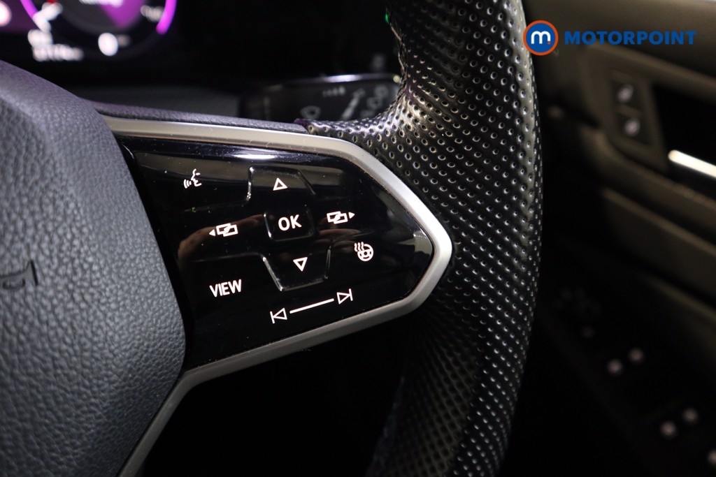 Volkswagen Golf R-Line Manual Petrol Hatchback - Stock Number (1601880) - 4th supplementary image