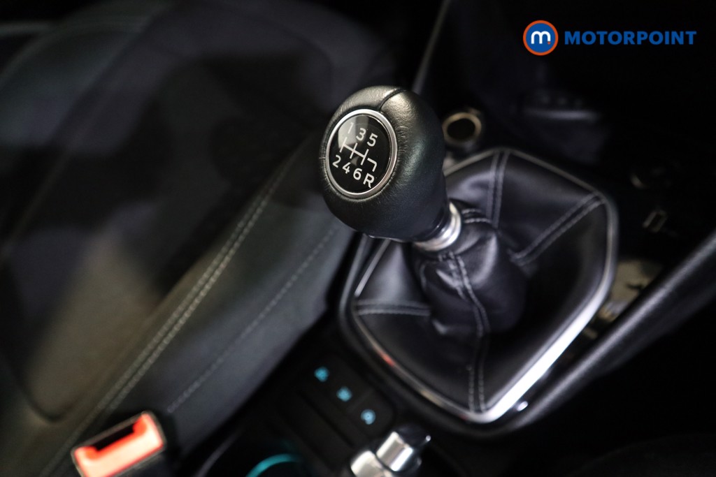 Ford Fiesta Titanium Manual Petrol Hatchback - Stock Number (1602362) - 9th supplementary image