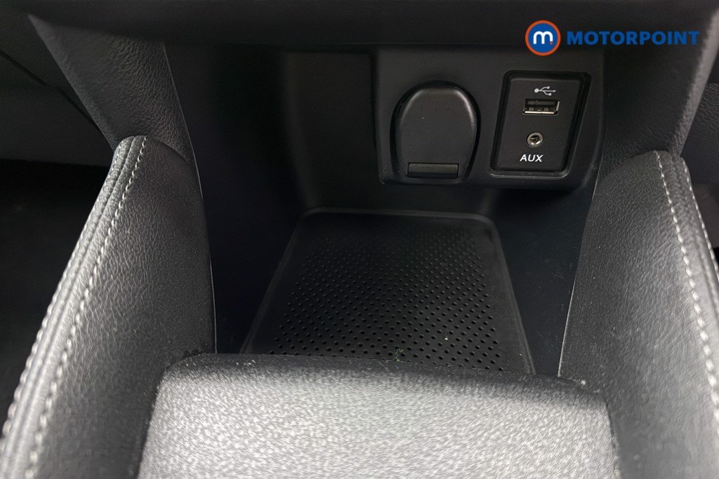 Nissan Micra N-Connecta Manual Petrol Hatchback - Stock Number (1602405) - 13th supplementary image