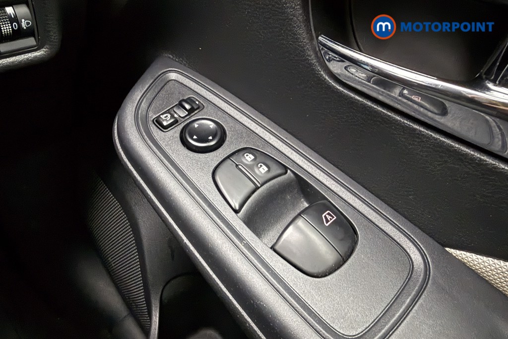 Nissan Micra N-Connecta Manual Petrol Hatchback - Stock Number (1602405) - 14th supplementary image