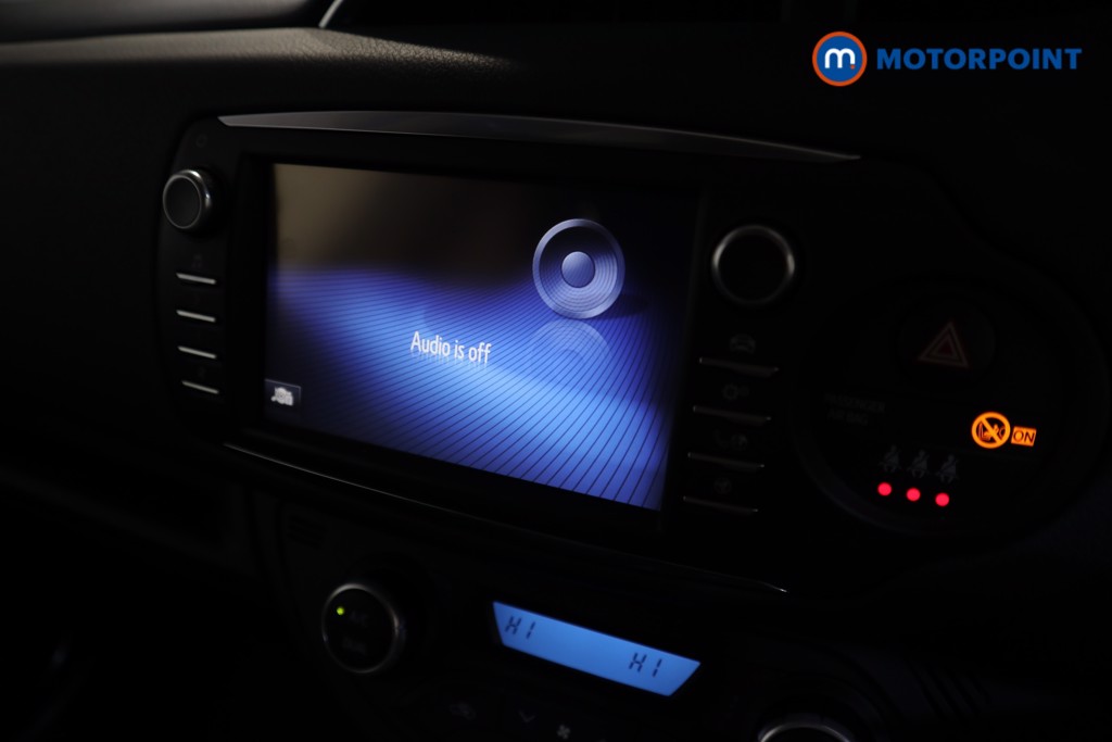 Toyota Yaris Y20 Automatic Petrol-Electric Hybrid Hatchback - Stock Number (1602417) - 6th supplementary image