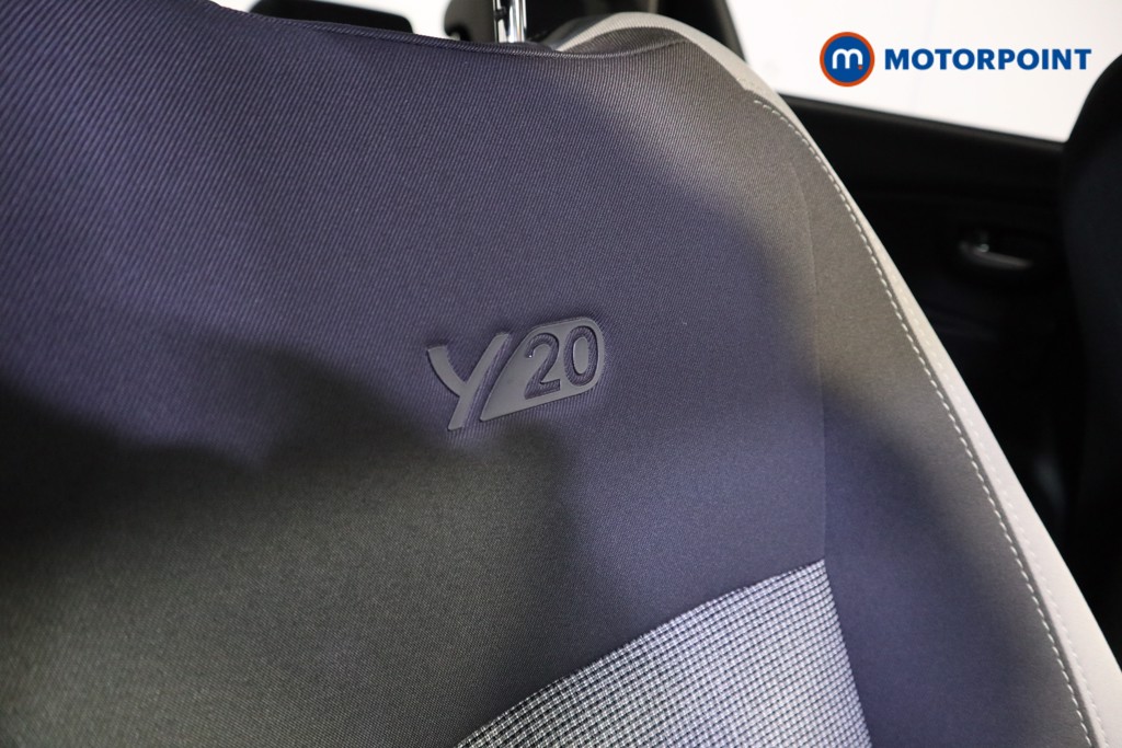 Toyota Yaris Y20 Automatic Petrol-Electric Hybrid Hatchback - Stock Number (1602417) - 14th supplementary image