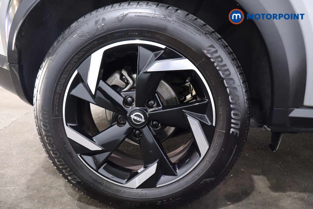 Nissan Juke N-Connecta Automatic Petrol SUV - Stock Number (1602727) - 9th supplementary image