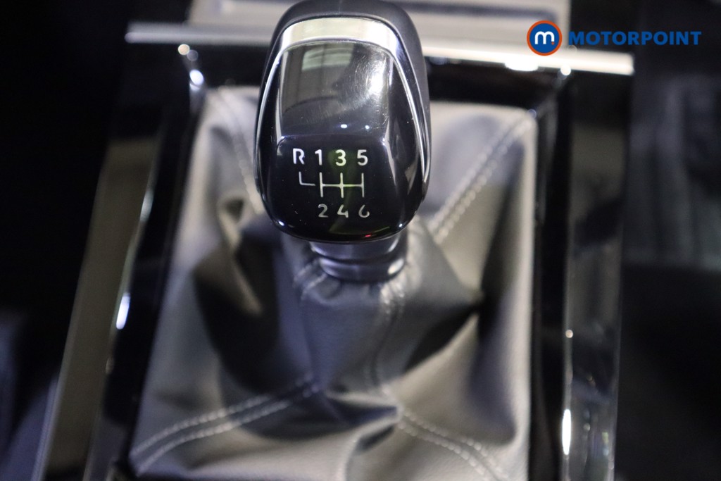 Vauxhall Astra Design Manual Petrol Hatchback - Stock Number (1602755) - 5th supplementary image