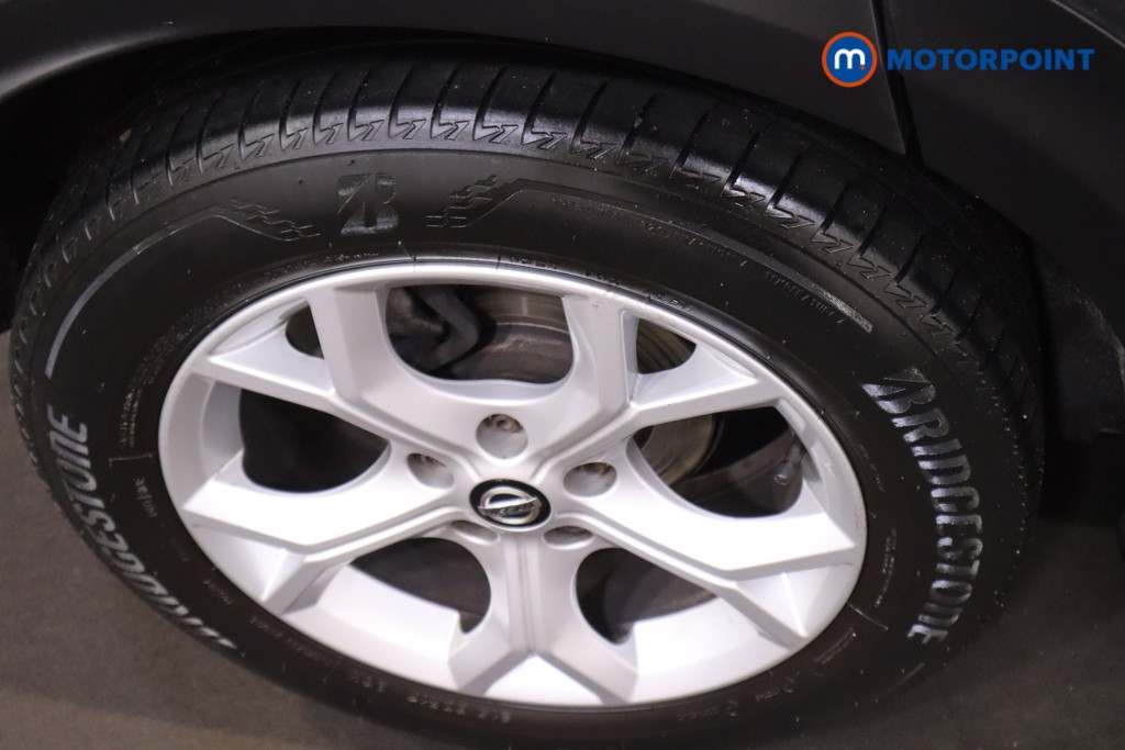 Nissan Juke N-Connecta Manual Petrol SUV - Stock Number (1603117) - 12th supplementary image