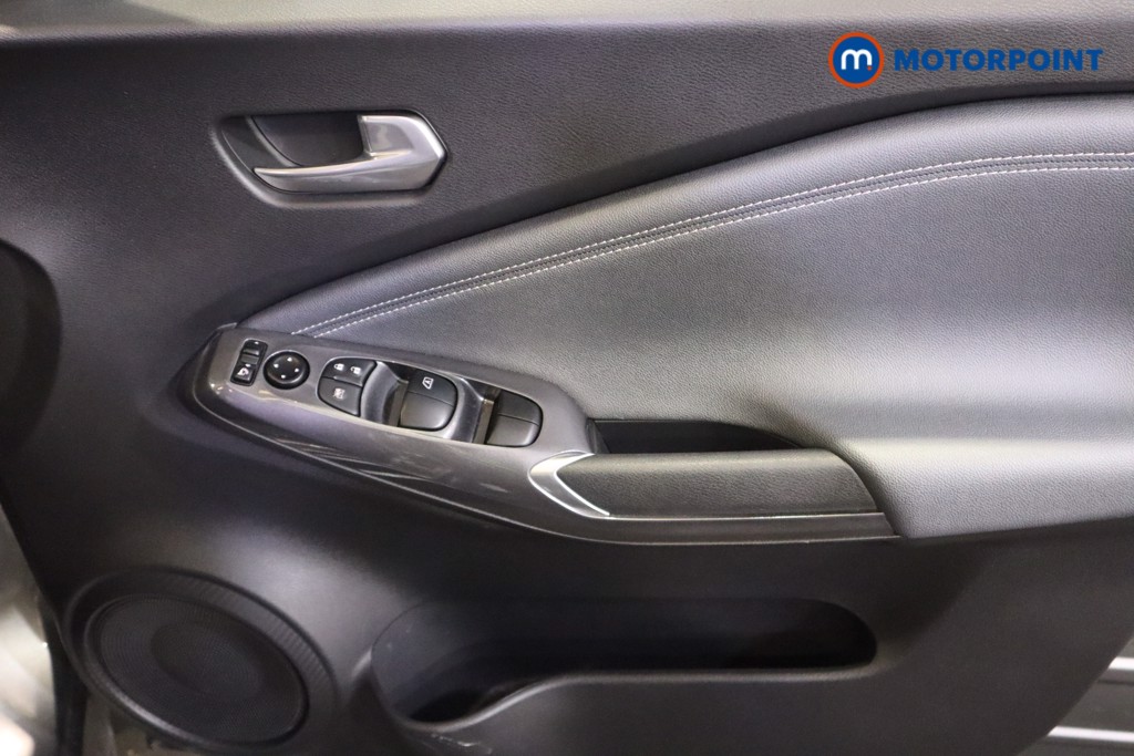 Nissan Juke N-Connecta Manual Petrol SUV - Stock Number (1603117) - 13th supplementary image