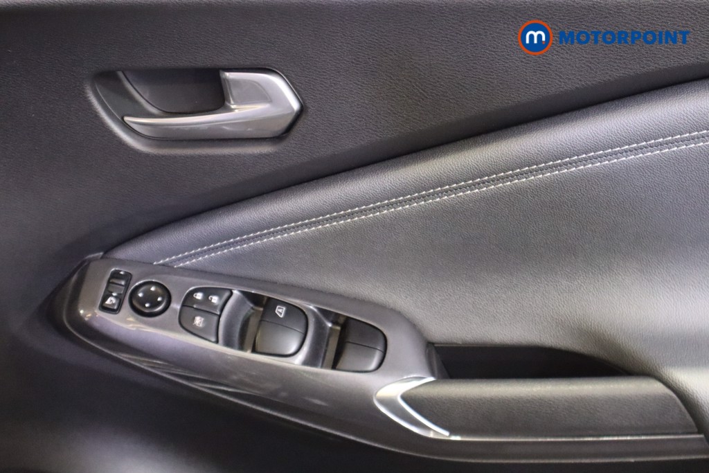 Nissan Juke N-Connecta Manual Petrol SUV - Stock Number (1603117) - 14th supplementary image