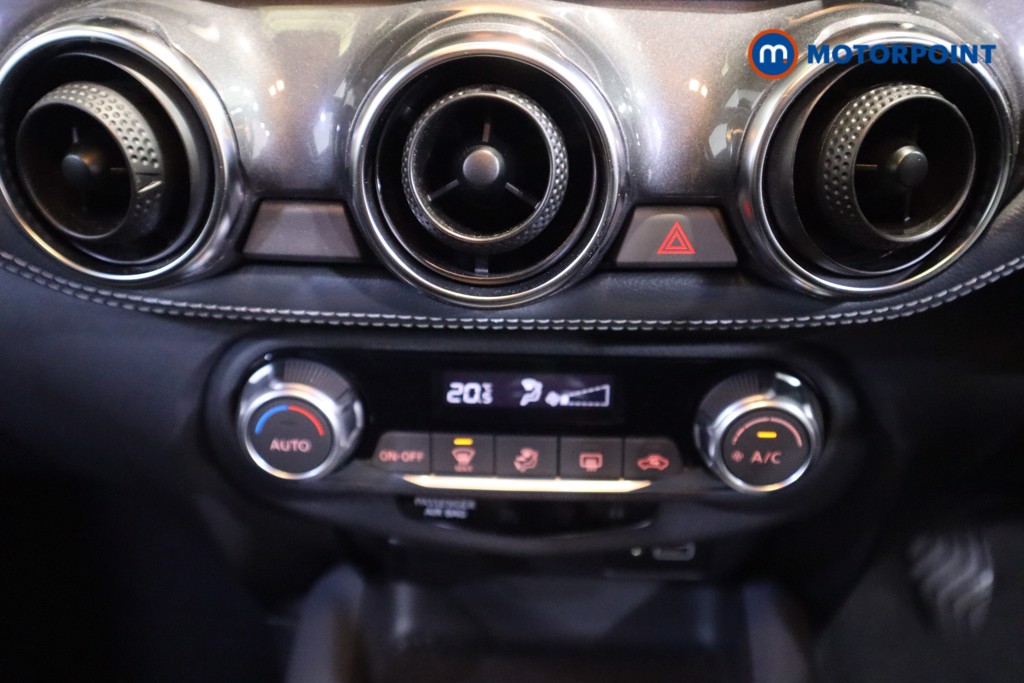 Nissan Juke N-Connecta Manual Petrol SUV - Stock Number (1603117) - 20th supplementary image