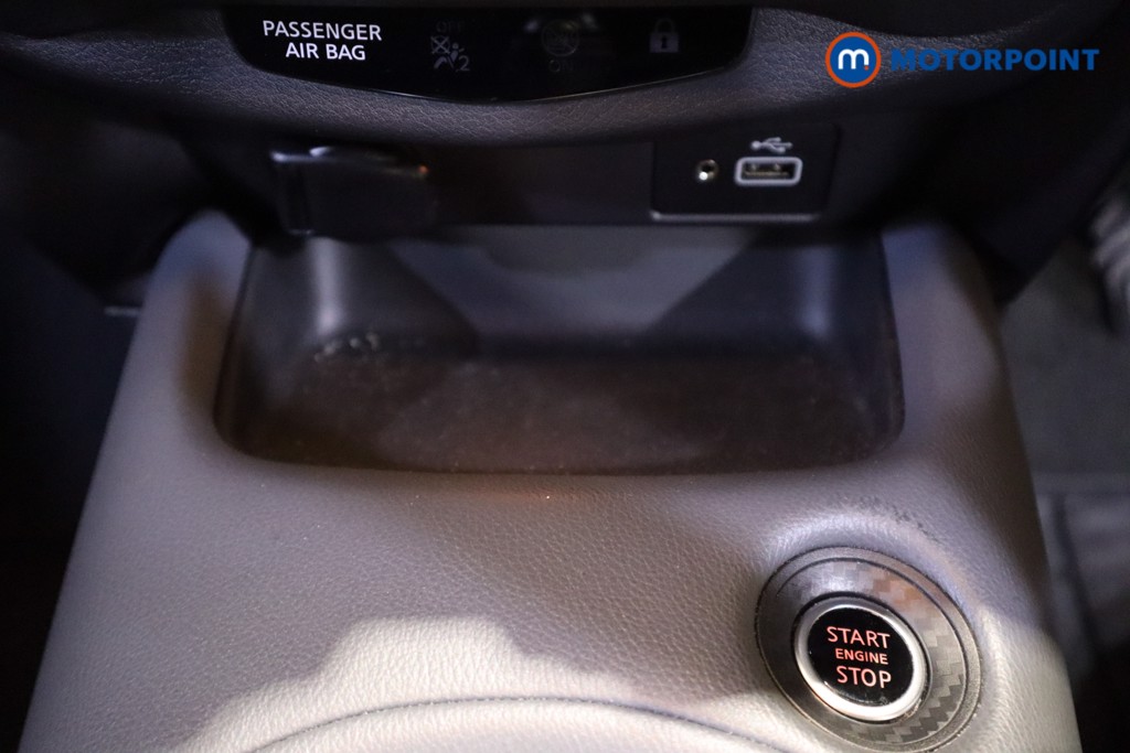 Nissan Juke N-Connecta Manual Petrol SUV - Stock Number (1603117) - 21st supplementary image