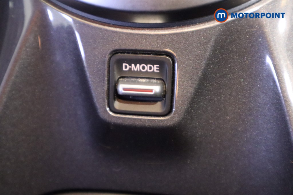 Nissan Juke N-Connecta Manual Petrol SUV - Stock Number (1603117) - 22nd supplementary image