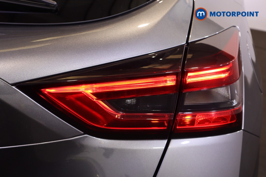 Nissan Juke N-Connecta Manual Petrol SUV - Stock Number (1603117) - 30th supplementary image