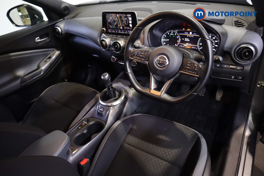 Nissan Juke N-Connecta Manual Petrol SUV - Stock Number (1603117) - 1st supplementary image