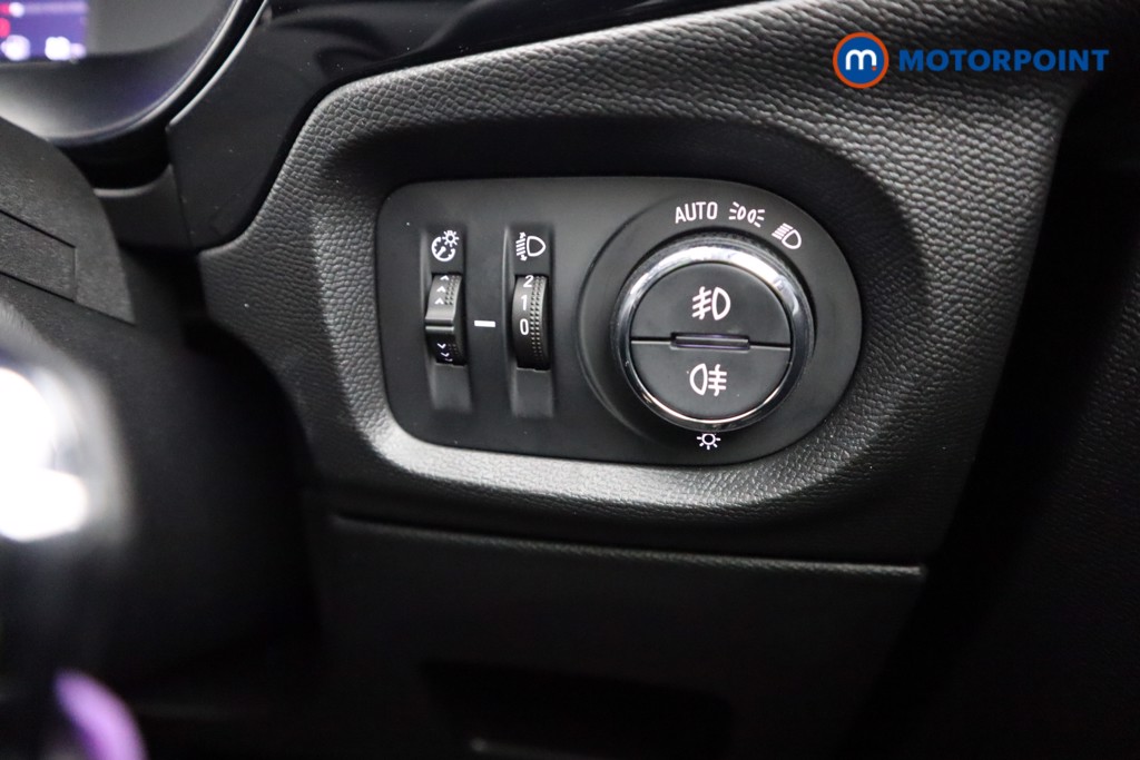 Vauxhall Corsa Elite Edition Manual Petrol Hatchback - Stock Number (1603297) - 8th supplementary image