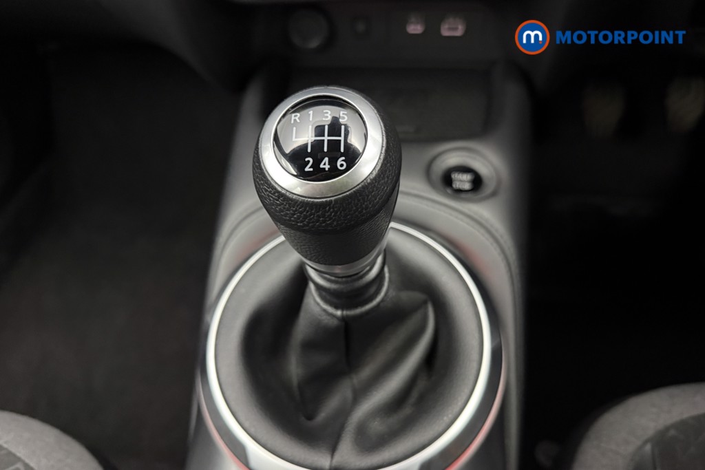 Nissan Juke N-Connecta Manual Petrol SUV - Stock Number (1553964) - 8th supplementary image