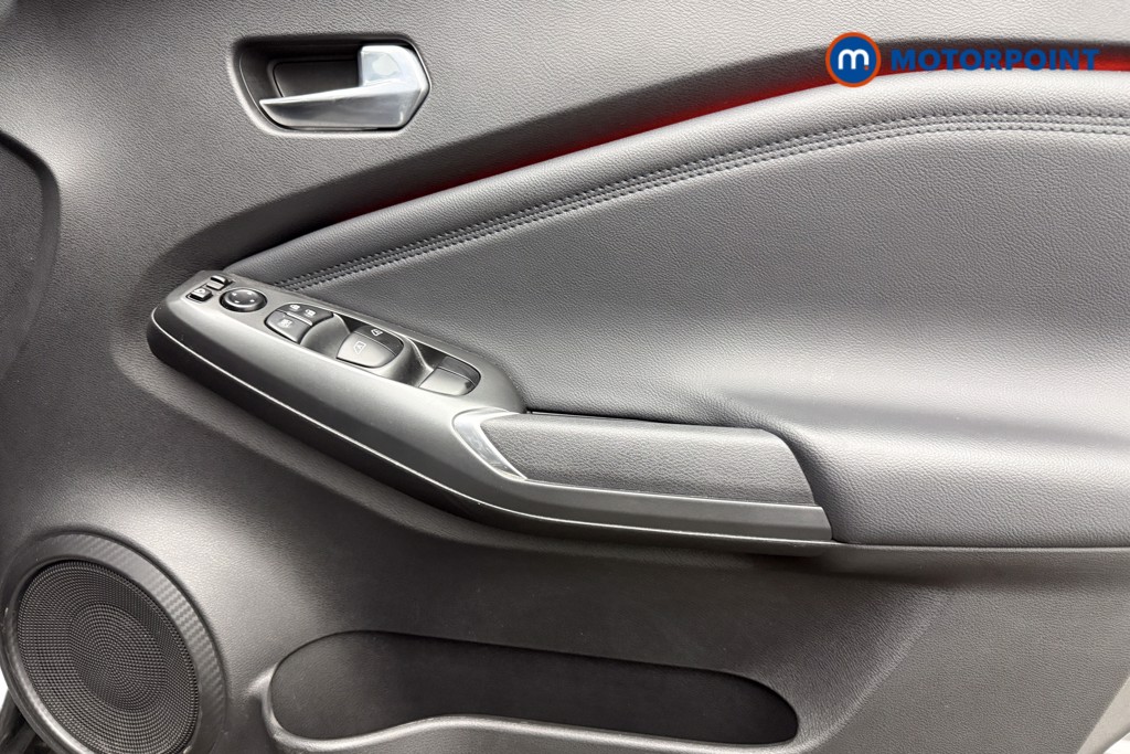 Nissan Juke N-Connecta Manual Petrol SUV - Stock Number (1553964) - 19th supplementary image