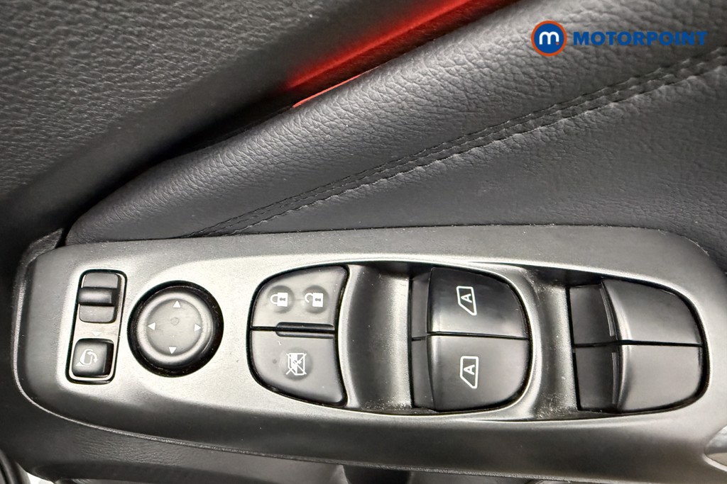 Nissan Juke N-Connecta Manual Petrol SUV - Stock Number (1553964) - 20th supplementary image