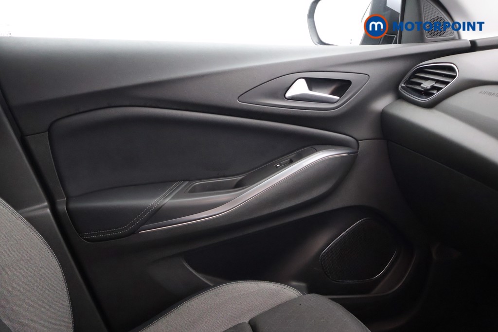 Vauxhall Grandland X Tech Line Nav Automatic Petrol SUV - Stock Number (1585089) - 7th supplementary image