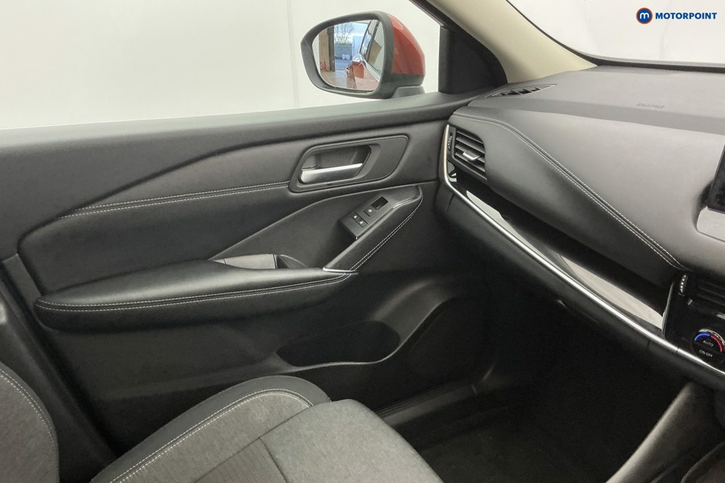 Nissan Qashqai N-Connecta Automatic Petrol SUV - Stock Number (1588923) - 18th supplementary image