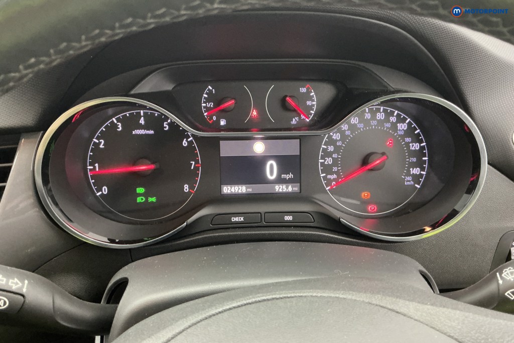 Vauxhall Crossland Ultimate Manual Diesel SUV - Stock Number (1590674) - 9th supplementary image