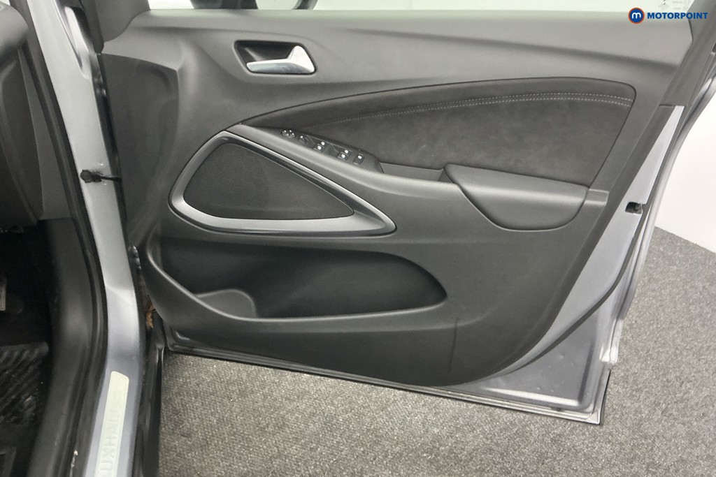 Vauxhall Crossland Ultimate Manual Diesel SUV - Stock Number (1590674) - 21st supplementary image